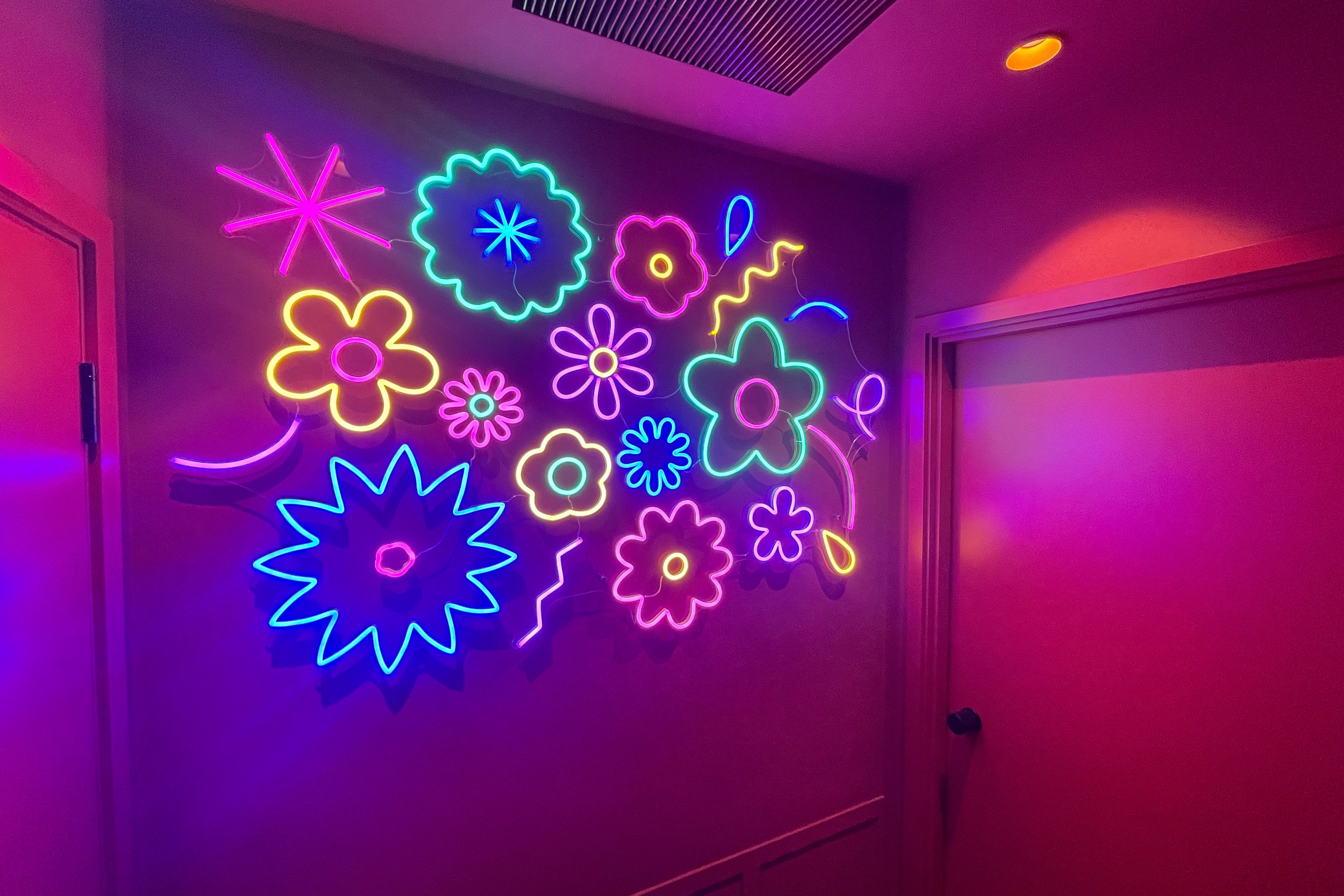 Flower Power Neon